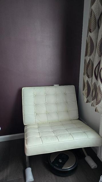 Moderne loungefauteuil – in Barcelona-stijl beschikbaar voor biedingen