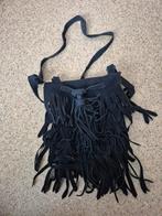 Zwarte Suède Schoudertas met Franjes. Zara, Ophalen of Verzenden, Zo goed als nieuw, Zwart, Schoudertasje
