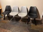 GRATIS; 4 Kuipstoelen: Zwart/Grijs, Hout/Metaal, Ophalen, Gebruikt, Zwart, Vier