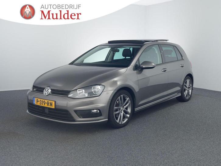 Volkswagen Golf 1.2 TSI Connected Series R-line | Pano | ACC, Auto's, Volkswagen, Te koop, Golf, ABS, Achteruitrijcamera, Airbags