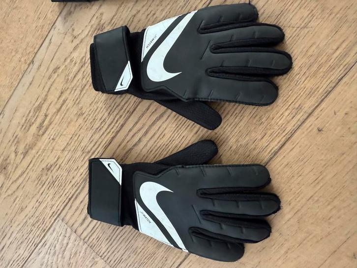 Nike Keepershandschoenen Kind Maat 6, Sport en Fitness, Voetbal, Gebruikt, Handschoenen, Ophalen of Verzenden