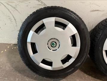 Skoda Seat Audi 15 inch velgen met bijna nieuwe winterbanden beschikbaar voor biedingen