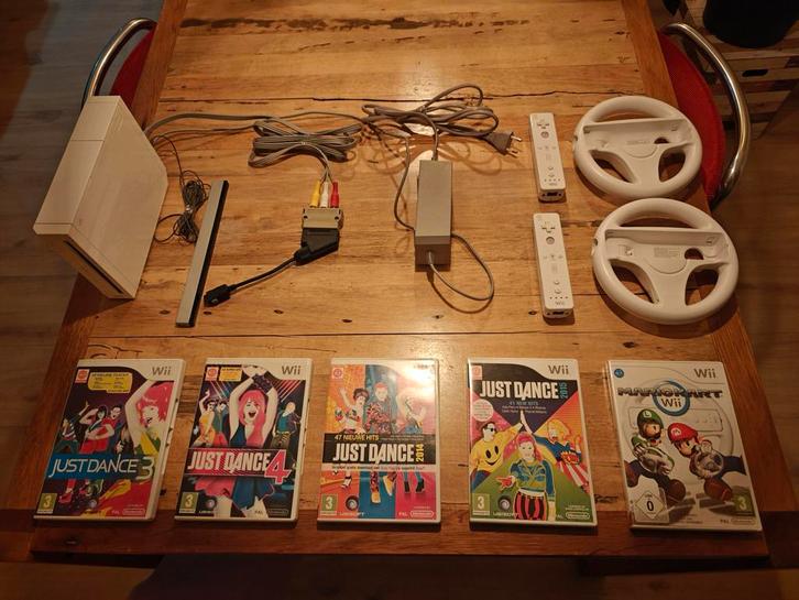 Nintendo Wii, inclusief controlers, spellen en stuurtjes!, Spelcomputers en Games, Spelcomputers | Overige, Gebruikt, Ophalen
