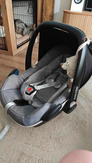Maxi Cosi Pebble plus met extra's beschikbaar voor biedingen