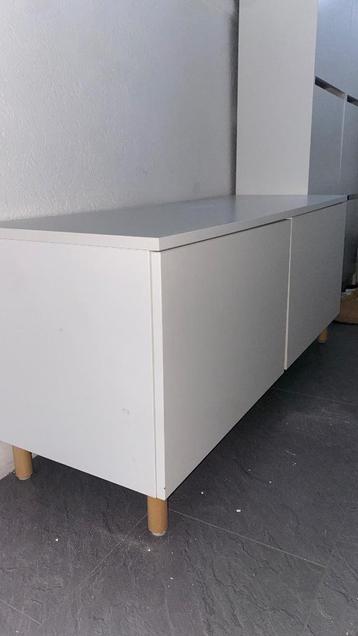 Een wit ikea besta meubel - afbeelding 1