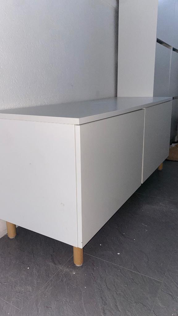 Een wit ikea besta meubel, Huis en Inrichting, Kasten | Televisiemeubels, Gebruikt, Minder dan 100 cm, 100 tot 150 cm, 25 tot 50 cm