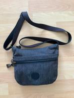 Kipling jeansblauw schoudertasje met metalen aapje izgs, Sieraden, Tassen en Uiterlijk, Tassen | Schoudertassen, Ophalen of Verzenden
