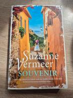 Suzanne Vermeer - Souvenir, Boeken, Thrillers, Suzanne Vermeer, Ophalen of Verzenden, Zo goed als nieuw, Nederland