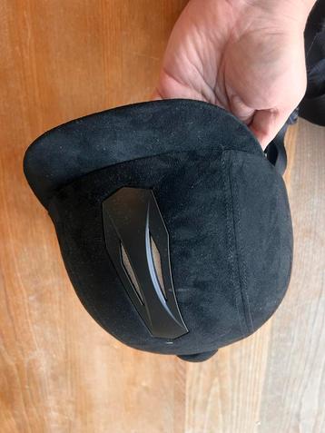 Harry ‘s horse cap beschikbaar voor biedingen