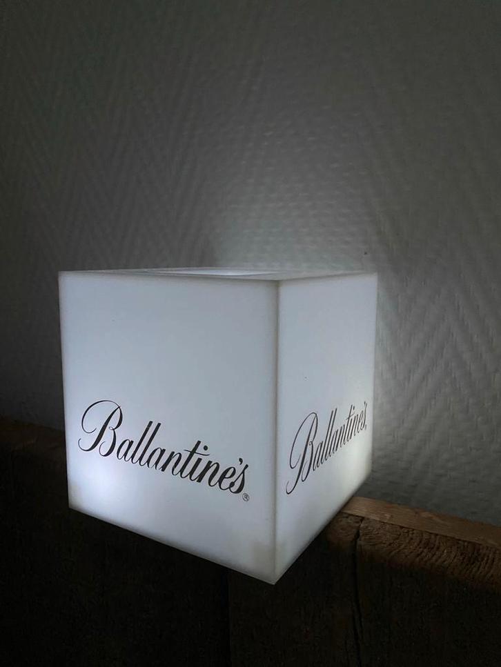 Ballantines Scotch Whiskey display lichtbak reclame LED, Verzamelen, Merken en Reclamevoorwerpen, Zo goed als nieuw, Lichtbak of (neon) lamp