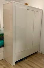 Babykamer. Kledingkast. Hoogglans wit., Kinderen en Baby's, Kinderkamer | Commodes en Kasten, Ophalen, Kast, 50 tot 70 cm, 105 cm of meer