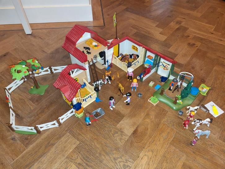 Playmobile paardenmanege 6926 en wasstraat 6929, Kinderen en Baby's, Speelgoed | Playmobil, Ophalen of Verzenden