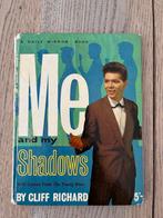 Cliff Richard - Me and my Shadows boek - Daily Mirror, Ophalen of Verzenden, Gelezen, Artiest