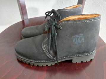 Dames veterboots  beschikbaar voor biedingen