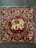Decoratief Kussen met Olifant, Huis en Inrichting, Ophalen of Verzenden, Zo goed als nieuw, Rood, Stof