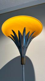 Design Lamp glazen okergele kelk TEAB moet weg, Huis en Inrichting, Lampen | Vloerlampen, Glas, 150 tot 200 cm, Ophalen of Verzenden
