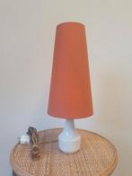 Vintage Porseleinen Lamp met Oranje Kap, Huis en Inrichting, Lampen | Vloerlampen, Ophalen of Verzenden