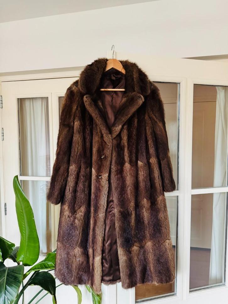 Vintage De Bijenkorf bontjas – Fourrures – echt bont, Kleding | Dames, Jassen | Winter, Gedragen, Maat 38/40 (M), Bruin, Ophalen of Verzenden