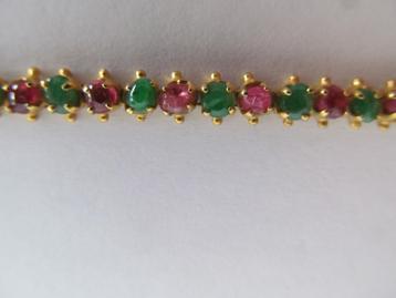 Armband beschikbaar voor biedingen
