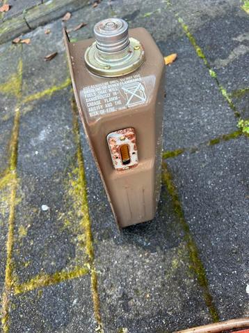 Oude Kerosine Tank beschikbaar voor biedingen