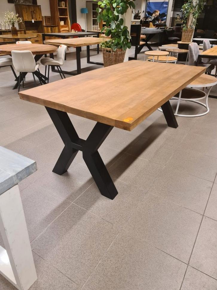 Nieuwe eettafel mangohout 200x100cm kruispoot €300, Huis en Inrichting, Woonaccessoires | Overige, Nieuw, Ophalen