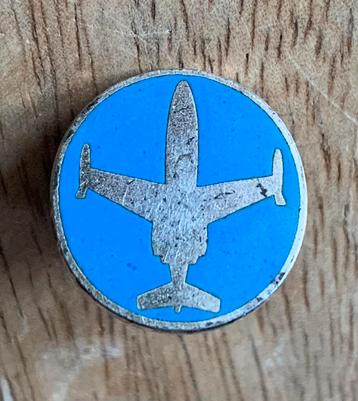 Vliegtuig Pin beschikbaar voor biedingen