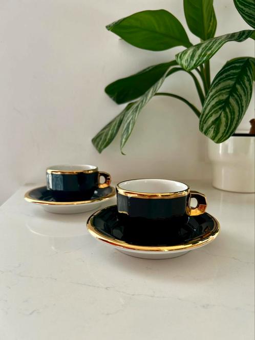 2x vintage kop en schotel Pillivuyt. Goud Zwart porselein, Antiek en Kunst, Antiek | Servies los, Ophalen of Verzenden