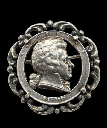 Zilveren  Broche  Mozart  beschikbaar voor biedingen