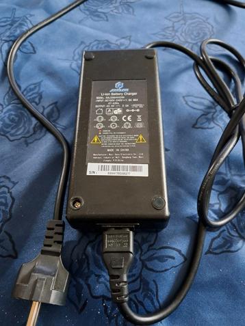 E-BIKE Acculader 24V..2A beschikbaar voor biedingen
