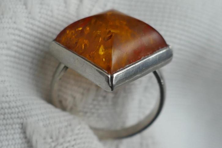 Zilveren art Déco ring met barnsteen, Sieraden, Tassen en Uiterlijk, Antieke sieraden, Ring, Zilver, Verzenden