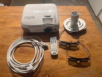 Epson Beamer 3D / Full HD / 3LCD / WiFi (incl 3D brillen) beschikbaar voor biedingen