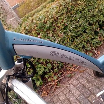 LICHTE OPKNAPER parta emotion C2 ACCU LAAD VOL ZGAN DISPLAY  beschikbaar voor biedingen