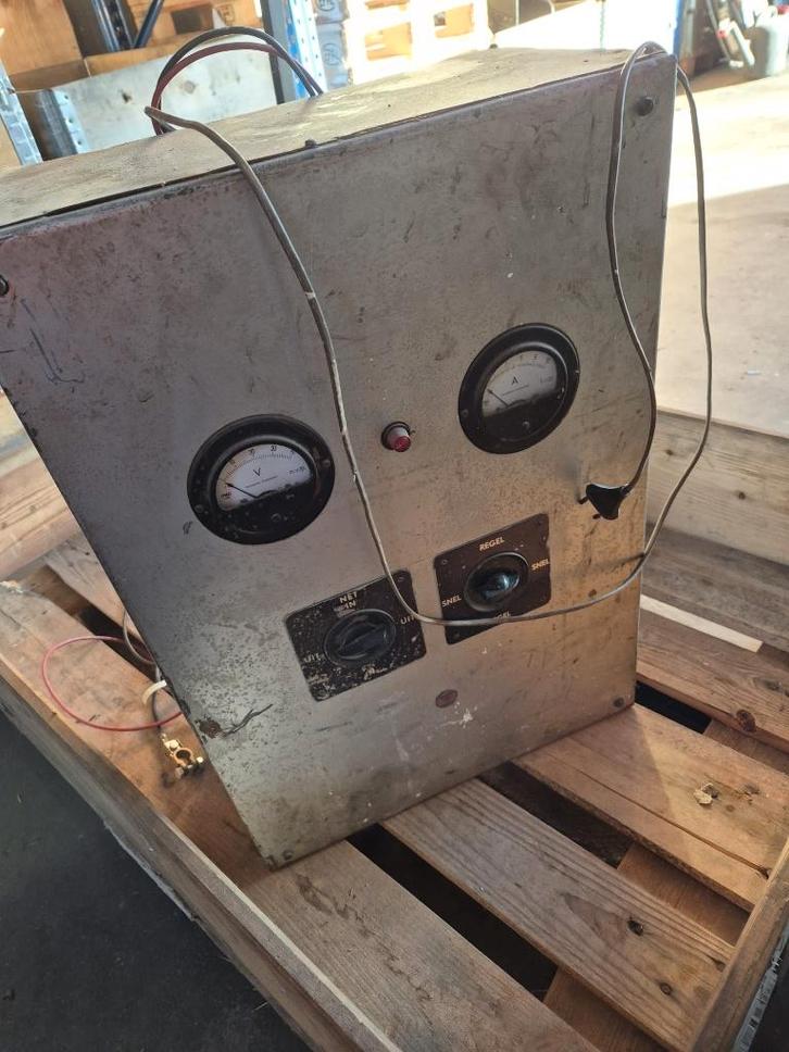 Vintage acculader 2- 36 Volt, Auto-onderdelen, Accu's en Toebehoren, Gebruikt, Ophalen
