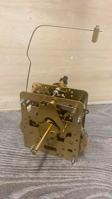 Uurwerk Hermle 241-085 beschikbaar voor biedingen