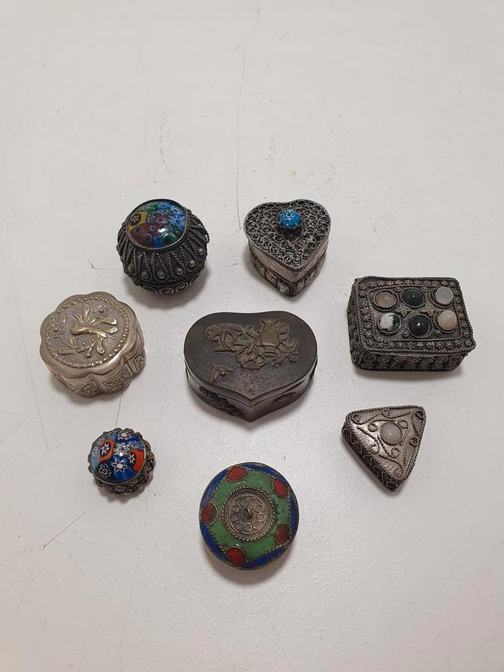 Verzameling pillendoosjes of snuifdoosjes, Antiek en Kunst, Curiosa en Brocante, Ophalen of Verzenden