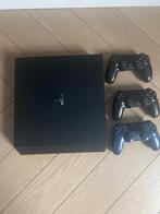 Ps4 pro met 3 controllers  z.g.a.n, Computers en Software, Overige Computers en Software, Zo goed als nieuw, Ophalen