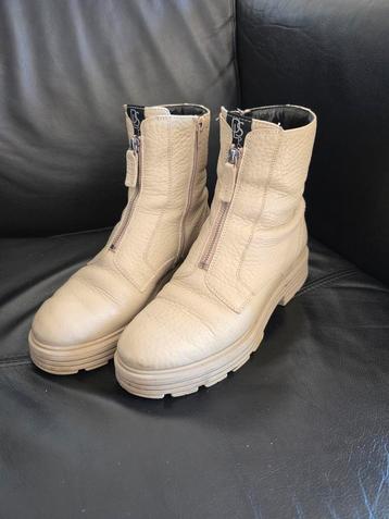 Leren boots van DL sport maat 39, kleur creme, beschikbaar voor biedingen