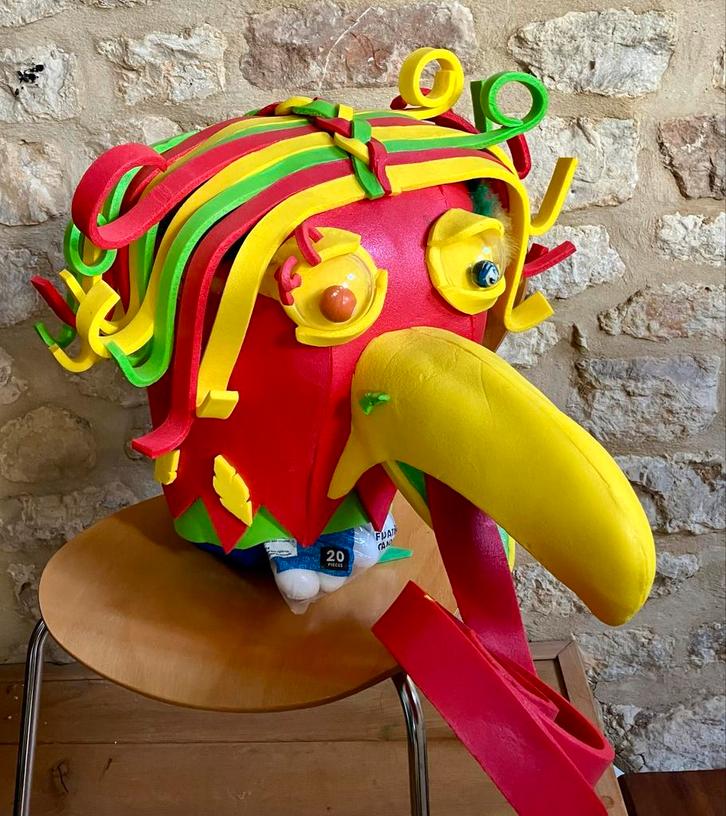 7 Foam Carnavalshoeden, 50 cm hoog, Hobby en Vrije tijd, Feestartikelen, Gebruikt, Hoed of Pruik, Carnaval, Ophalen