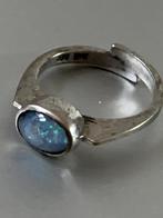 Antieke 835 zilveren ring met Australische opaal, maat 17/18, Verzenden, Zilver, Ring, Met edelsteen