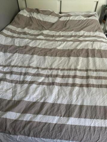 Bed van ikea beschikbaar voor biedingen