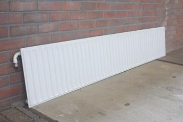 Horizontale paneelradiator H40 x L225 x D5 cm wit - type 11 beschikbaar voor biedingen