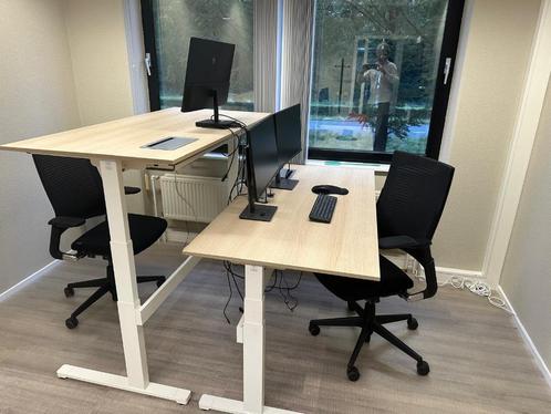 2 x Elektrisch verstelbaar zit sta bureau, Huis en Inrichting, Bureaus, Zo goed als nieuw, Stabureau, Elektrisch, In hoogte verstelbaar