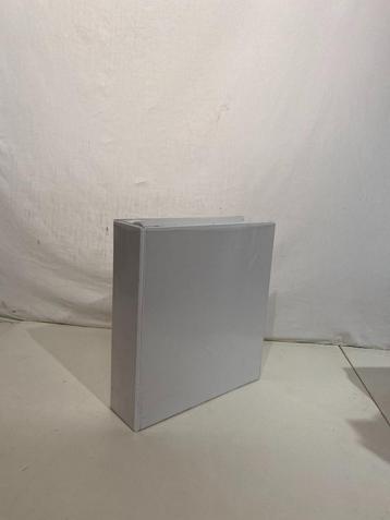 4 rings witte ordners beschikbaar voor biedingen