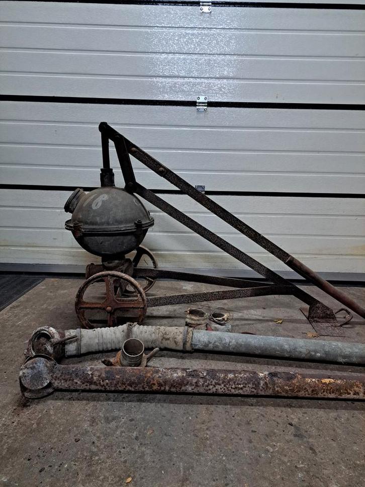 Antieke Gierpomp 'Kattekop' met toebehoren, Antiek en Kunst, Antiek | Gereedschap en Instrumenten, Ophalen