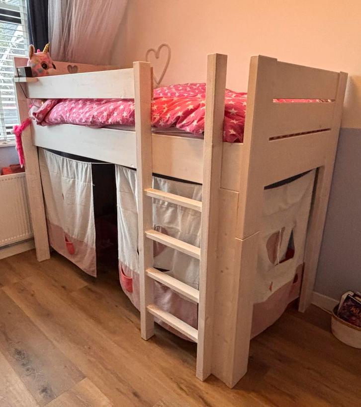 Te koop, mooi bed / laag en hoogslaper in een., Kinderen en Baby's, Kinderkamer | Stapelbedden en Hoogslapers, Zo goed als nieuw