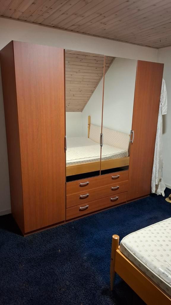 Ruime kledingkast met spiegeldeuren, Huis en Inrichting, Kasten | Kledingkasten, Zo goed als nieuw, 200 cm of meer, 150 tot 200 cm