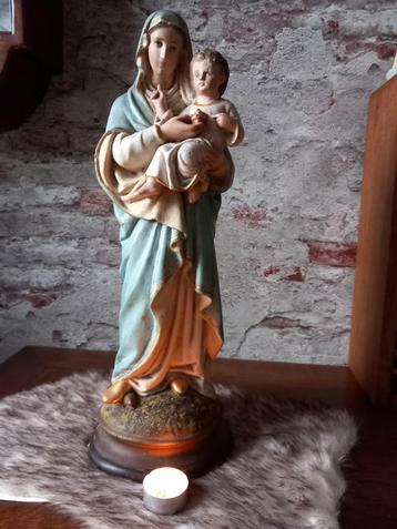 Antiek brocant heiligenbeeld Maria met Jezus zeer fraai beschikbaar voor biedingen