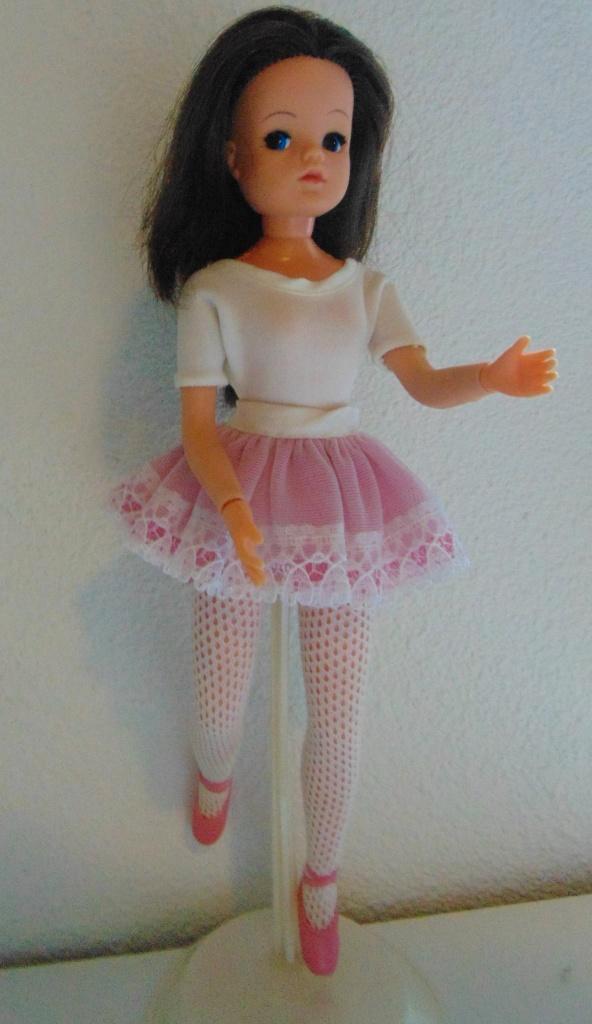 Zeer mooie Sindy Ballerina Vintage Barbie pop hard hoofd, Verzamelen, Poppen, Gebruikt, Pop, Ophalen of Verzenden