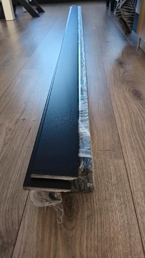 Vochtwerende MDF plint RAL 9005, Doe-het-zelf en Verbouw, Plinten en Afwerking, Nieuw, Plinten, Mdf, 200 tot 250 cm, Ophalen