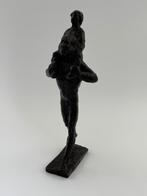 Bronzen beeld Man en kind - De Vooruitgang van Pieter d'Hont, Antiek en Kunst, Kunst | Beelden en Houtsnijwerken, Ophalen of Verzenden